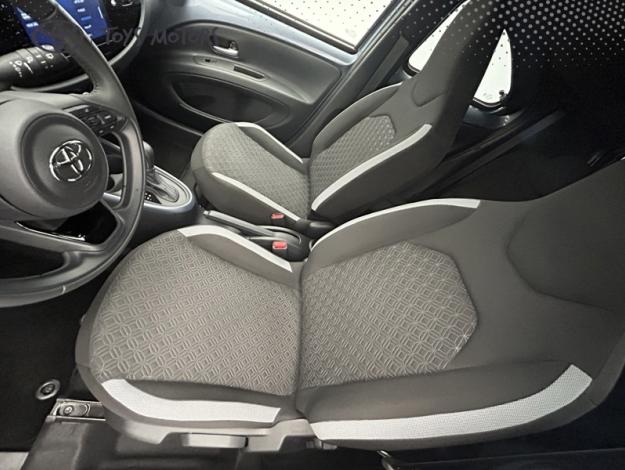 TOYOTA Aygo X 1.0 S-CVT 72 DESIGN  