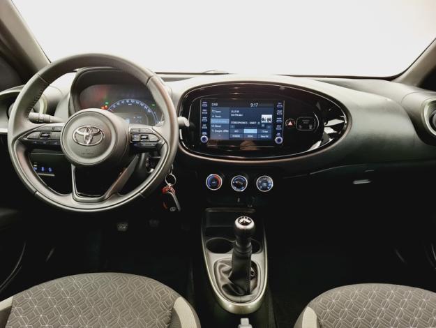 TOYOTA Aygo X 1.0 VVT-I 72 DESIGN   