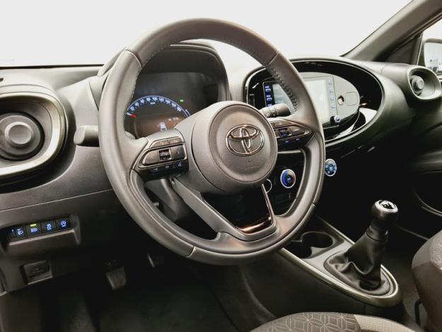 TOYOTA Aygo X 1.0 VVT-I 72 DESIGN   