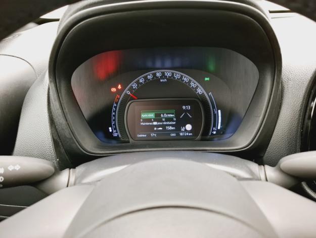 TOYOTA Aygo X 1.0 VVT-I 72 DESIGN   
