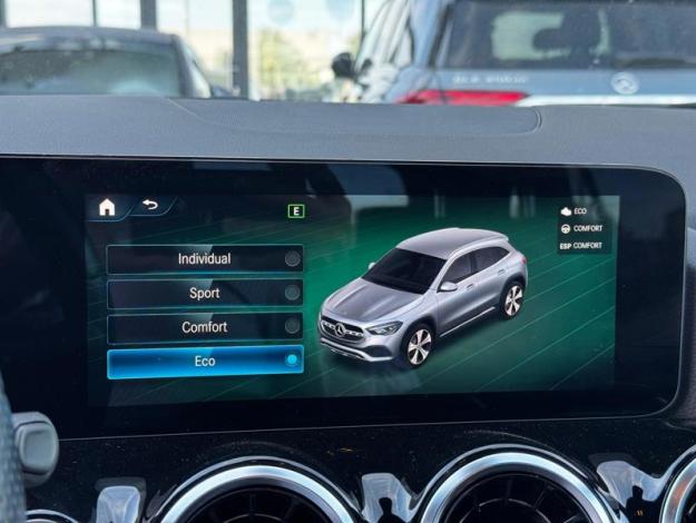 MERCEDES-BENZ GLA 200 d AMG Pack Night  