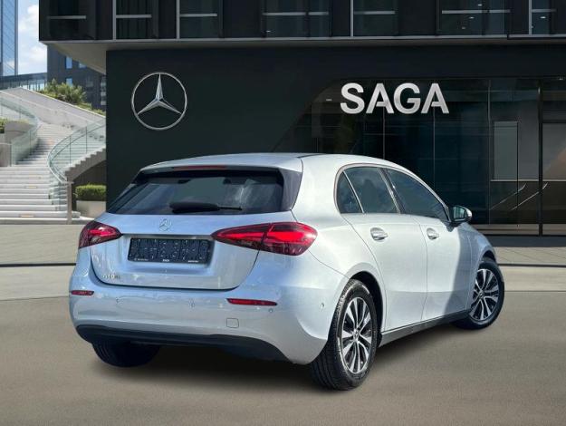 MERCEDES-BENZ A 180 Luxury Line  