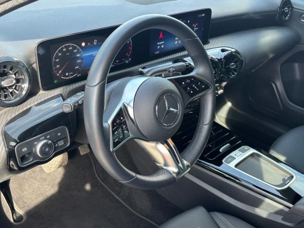MERCEDES-BENZ A 180 Luxury Line  