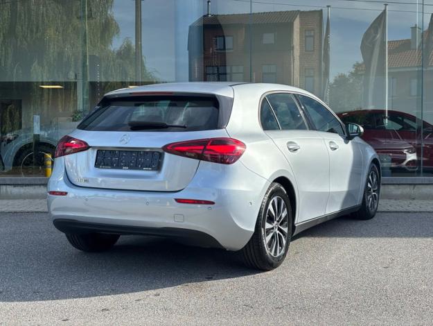 MERCEDES-BENZ A 180 Luxury Line  