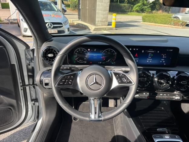 MERCEDES-BENZ A 180 Luxury Line  