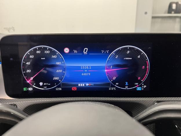 MERCEDES-BENZ CLA 180 d Coupé AMG Pack Night Pano  
