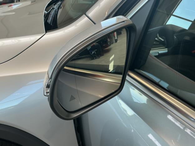 MERCEDES-BENZ EQB 250 + AMG Line 7 places Toit Pano  