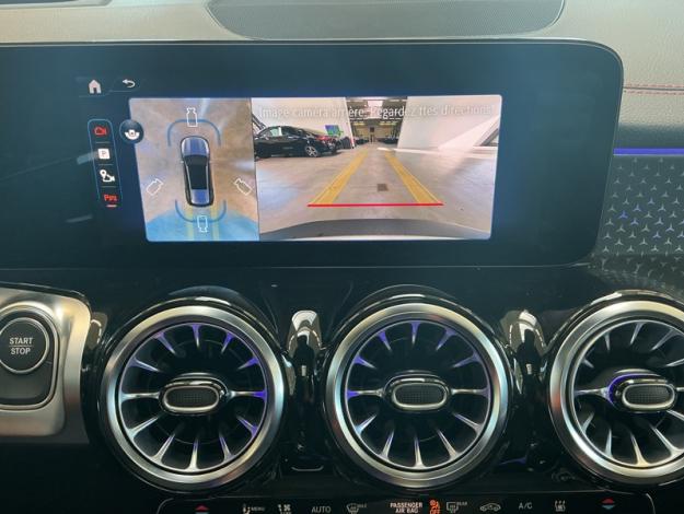 MERCEDES-BENZ EQB 250 + AMG Line 7 places Toit Pano  