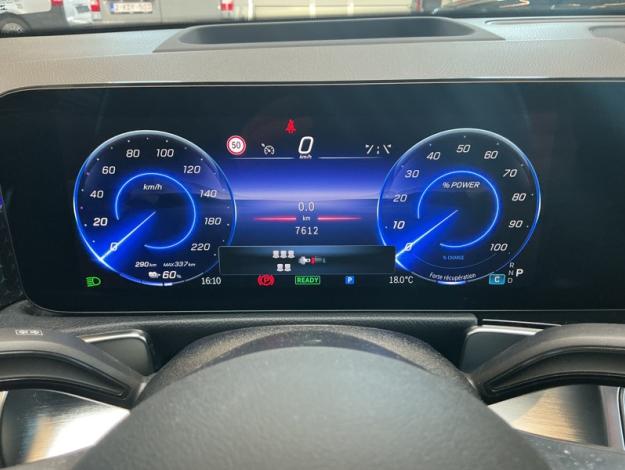 MERCEDES-BENZ EQB 250 + AMG Line 7 places Toit Pano  