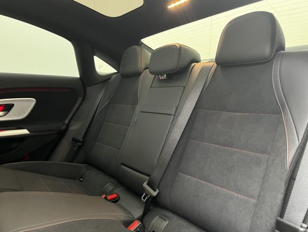 MERCEDES-BENZ CLA Coupé CLA 200 AMG Line  CLA 200 AMG Line