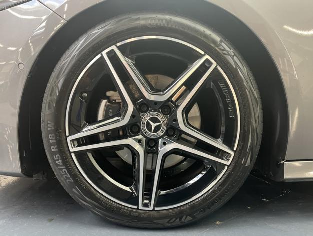 MERCEDES-BENZ Classe A 180 AMG Line  