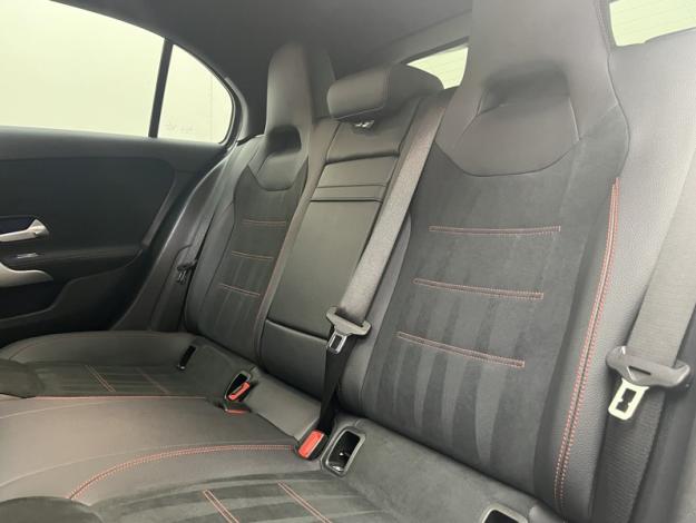 MERCEDES-BENZ Classe A 180 AMG Line  