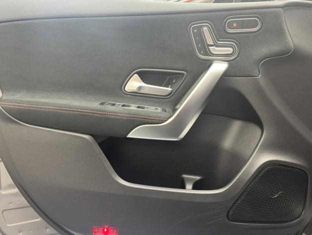 MERCEDES-BENZ Classe A 180 AMG Line  
