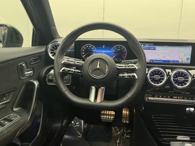 MERCEDES-BENZ Classe A 180 AMG Line  