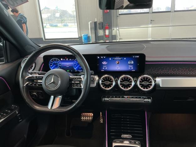 MERCEDES-BENZ EQB 250 + AMG Pack Night Toit Pano  