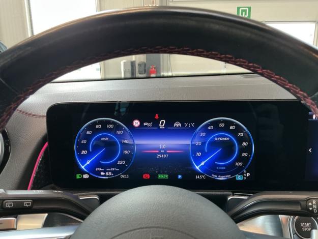 MERCEDES-BENZ EQB 250 + AMG Pack Night Toit Pano  