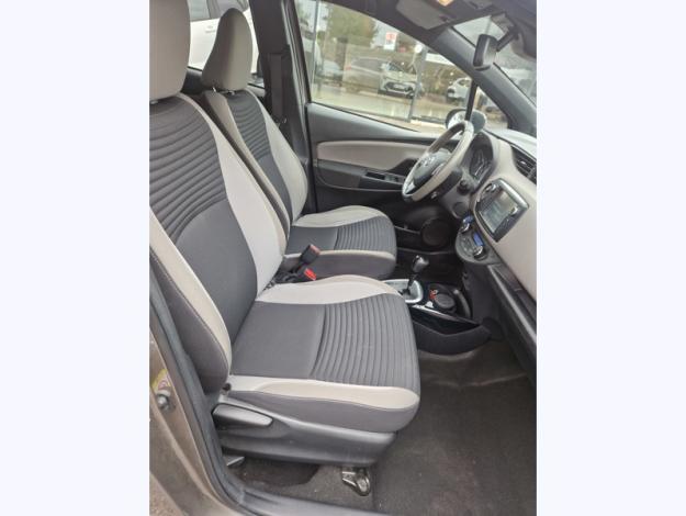 TOYOTA Yaris 1.5 VVT-I HYBRID Collection  100h