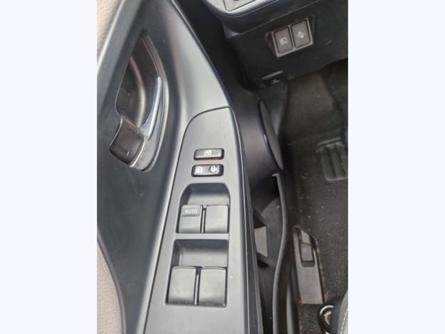 TOYOTA Yaris 1.5 VVT-I HYBRID Collection  100h