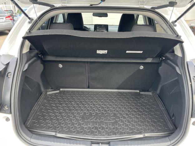 TOYOTA Yaris 116H DESIGN  