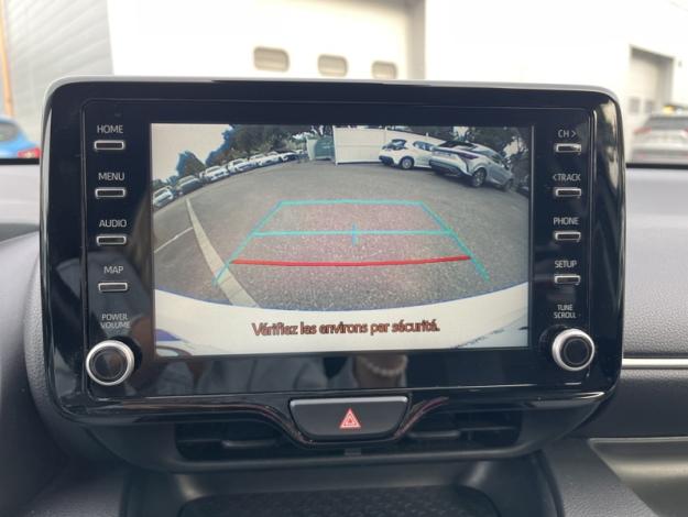TOYOTA Yaris 116H DESIGN  