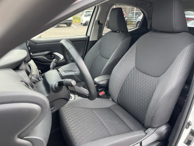 TOYOTA Yaris 116H DESIGN  