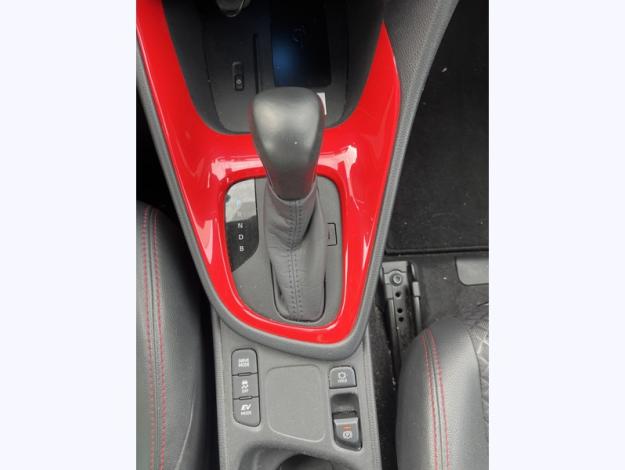 TOYOTA Yaris 116h Premiere  