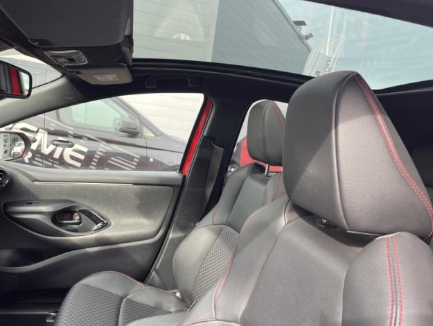 TOYOTA Yaris 116h Premiere  