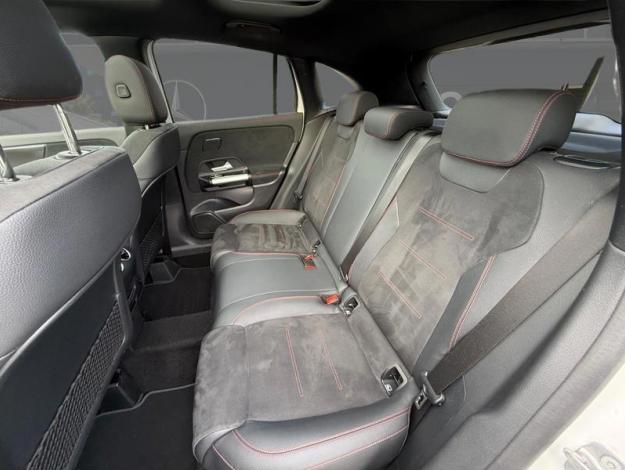 MERCEDES-BENZ GLA 200 d AMG Line  