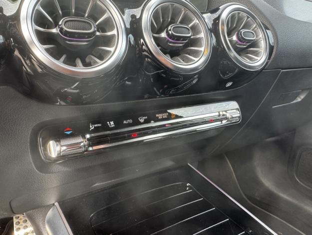 MERCEDES-BENZ EQA 250 AMG Pack Night  