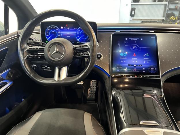 MERCEDES-BENZ EQE 350 AMG Line Toit Pano Burmester  