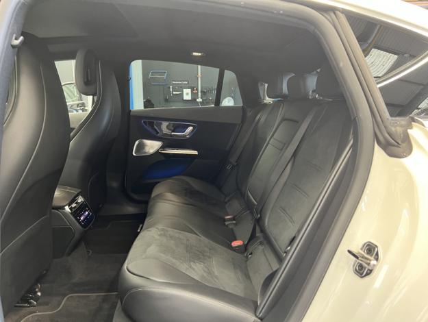 MERCEDES-BENZ EQE 350 AMG Line Toit Pano Burmester  