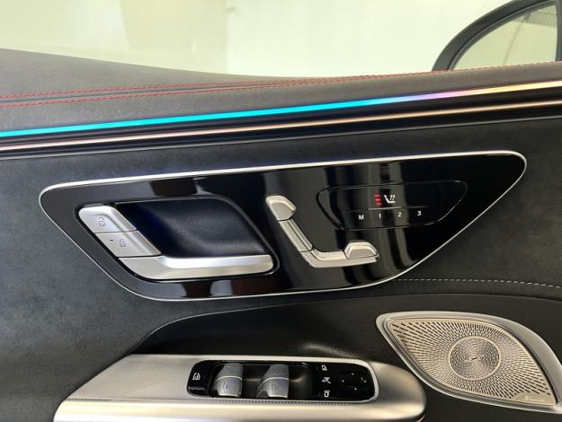 MERCEDES-BENZ EQE 350 AMG Line Toit Pano Burmester  