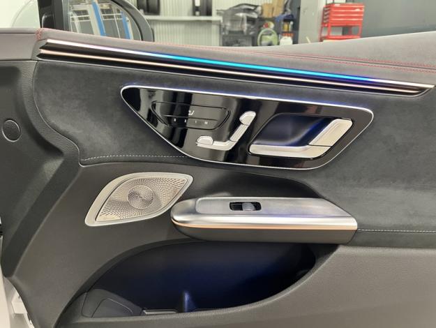MERCEDES-BENZ EQE 350 AMG Line Toit Pano Burmester  