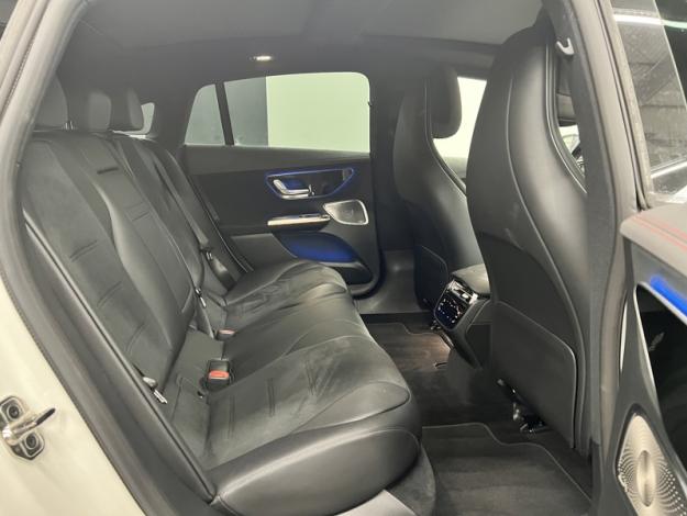 MERCEDES-BENZ EQE 350 AMG Line Toit Pano Burmester  