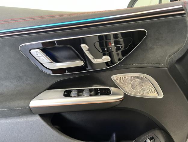 MERCEDES-BENZ EQE 350 AMG Line Toit Pano Burmester  