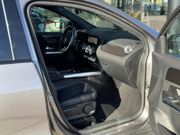 MERCEDES-BENZ GLA 200 d AMG Line  