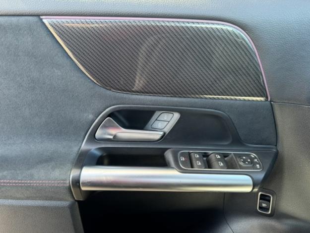 MERCEDES-BENZ GLA 200 d AMG Line  