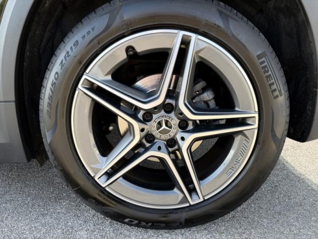 MERCEDES-BENZ GLA 200 d AMG Line  