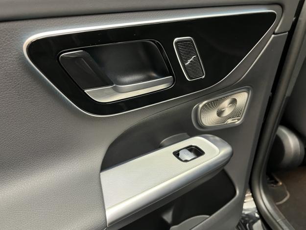 MERCEDES-BENZ GLC 300 de Hybrid EQ 4MATIC AMG Line GLC 300 de Hybrid EQ 4MATIC AMG Line  GLC 300 de Hybrid EQ 4MATIC AMG Line