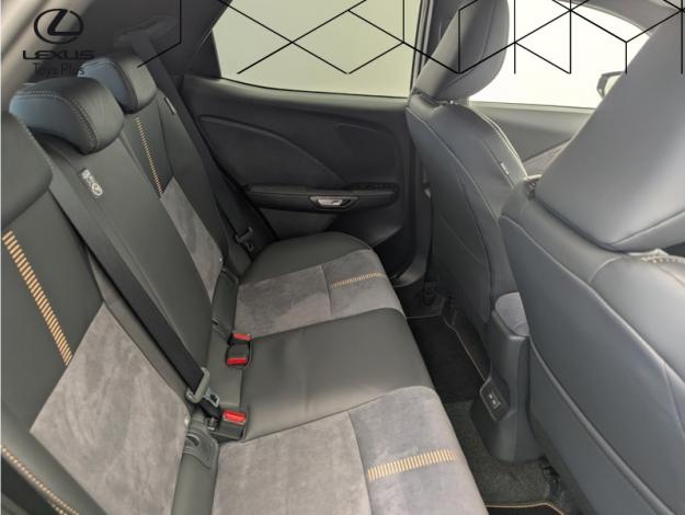LEXUS LBX 1.5 136H 2WD Cool Pack Advanced  