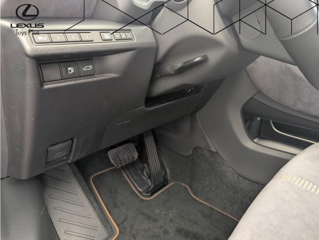 LEXUS LBX 1.5 136H 2WD Cool Pack Advanced  