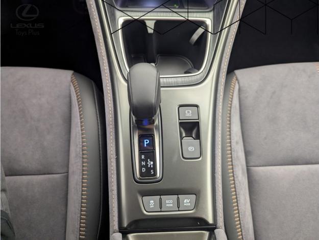 LEXUS LBX 1.5 136H 2WD Cool Pack Advanced  