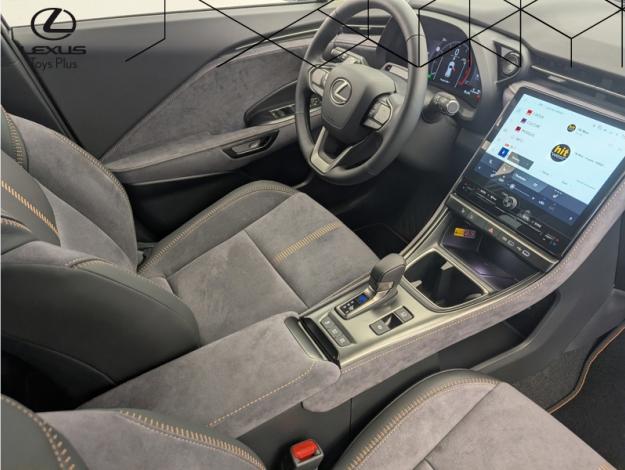 LEXUS LBX 1.5 136H 2WD Cool Pack Advanced  