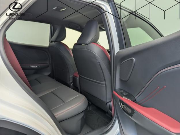 LEXUS LBX 1.5 136H 2WD Vibrant Edition  