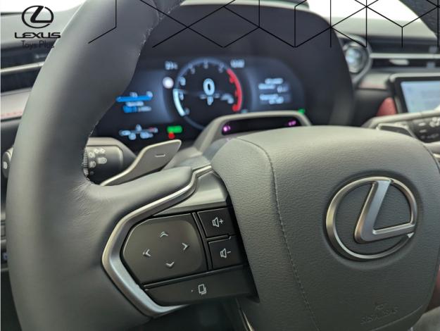 LEXUS LBX 1.5 136H 2WD Vibrant Edition  