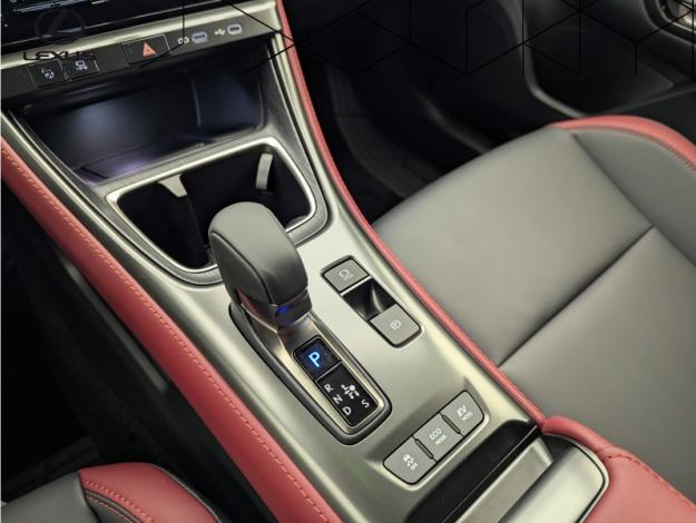 LEXUS LBX 1.5 136H 2WD Vibrant Edition  