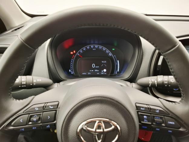 TOYOTA Aygo X 1.0 VVT-I 72 DYNAMIC  