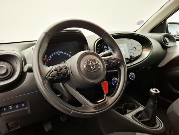 TOYOTA Aygo X 1.0 VVT-I 72 DYNAMIC  
