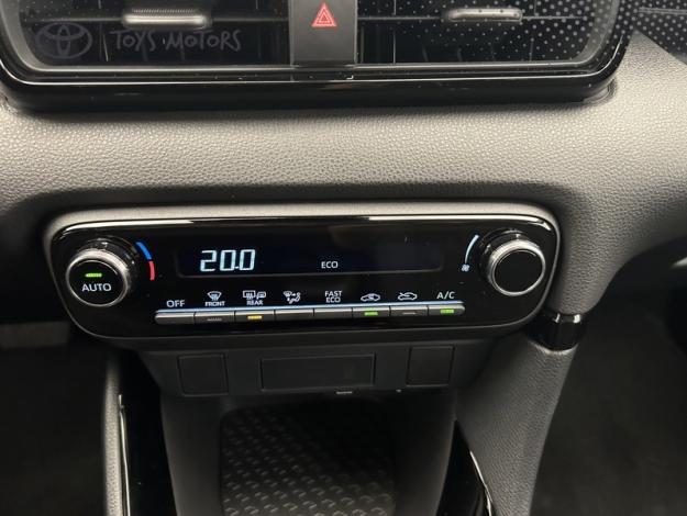 TOYOTA Yaris 1.5 116H DESIGN   