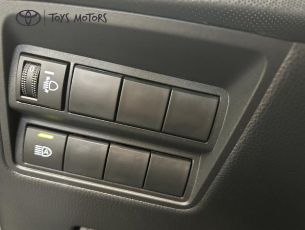 TOYOTA Yaris 1.5 116H DESIGN   